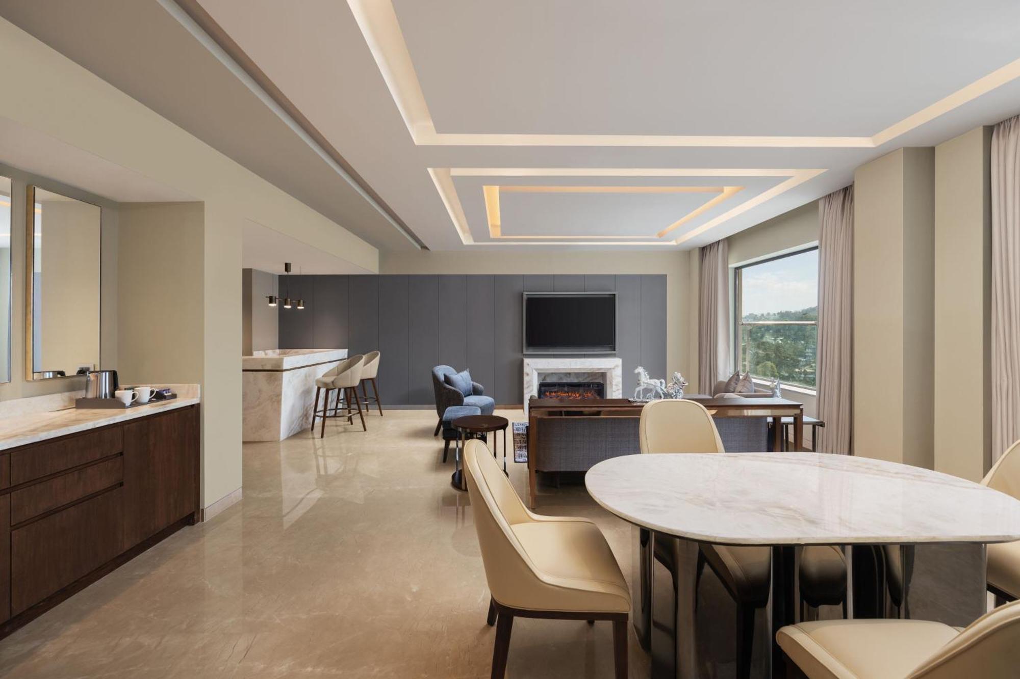 Courtyard By Marriott Shillong Ξενοδοχείο Εξωτερικό φωτογραφία